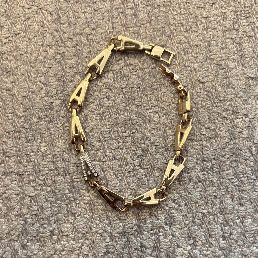 Sarah Coventry Gold Tone Pendant